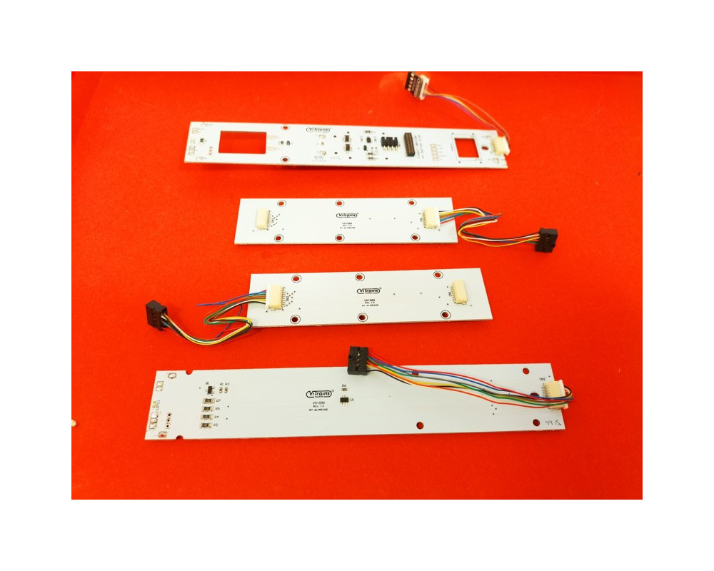 Set Schede madre 22 plux e illuminazione con connettori maschio/femmina per ETR 425 (4 elementi) Set Schede madre 22 plux e illuminazione con connettori maschio/femmina per ETR 425 (4 elementi)
