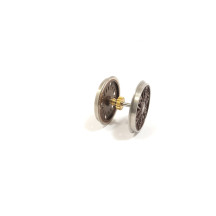 Engine center axle