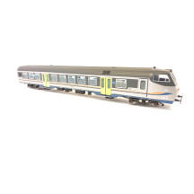 Carrozza pilota MDVC di 2° classe livrea DTR con illuminazione interna