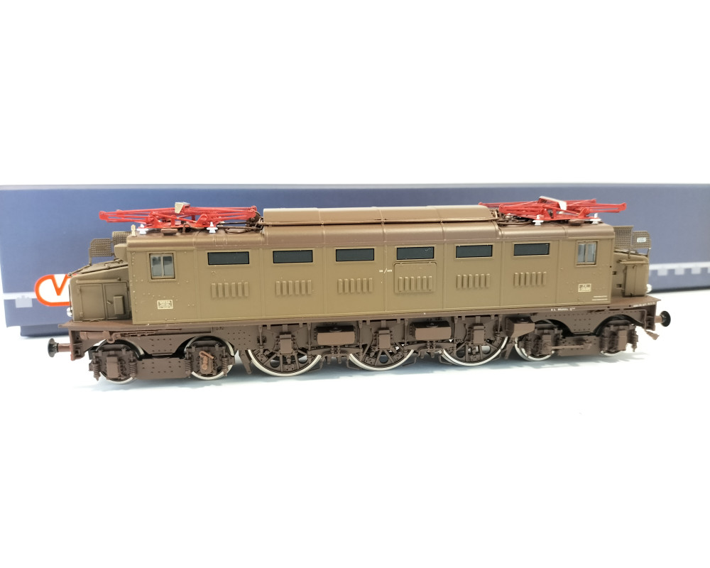Locomotiva E 326.004 livrea castano/isabella delle FS Locomotiva E 326.004 livrea castano/isabella delle FS