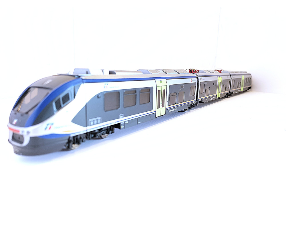 Minuetto ME 073 in DTR livery with interior lighting and sound decoder Minuetto ME 073 in DTR livery with interior lighting and sound decoder