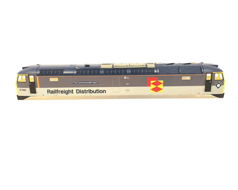 Raw body without glass and without headlight prisms for class 47 BR Raw body without glass and without headlight prisms for class 47 BR
