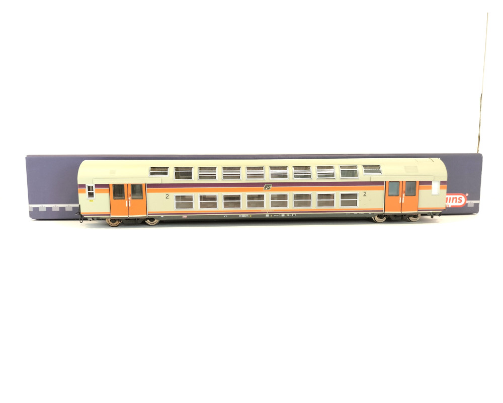 Carrozza usata a 2 piani Casaralta di 2° Classe nella livrea di origine con logo a losanga Carrozza usata a 2 piani Casaralta di 2° Classe nella livrea di origine con logo a losanga
