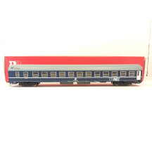 Carrozza letti usata tipo MU nella livrea TEN delle FS Rivarossi
