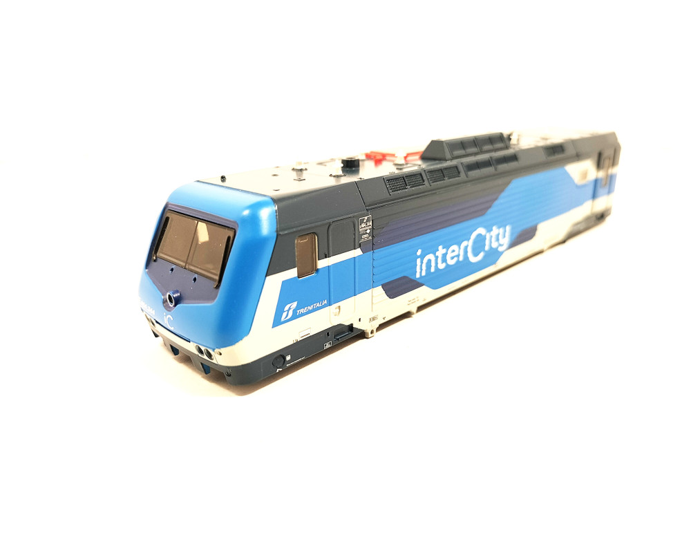 Semi-assembled body E 464.344 in the new IC Day livery