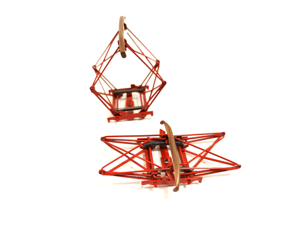 Pair of original Roco type 32 pantographs for E 626 used in good condition