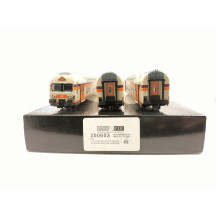 Art.202603 COMOFER set tre carrozze doppio piano Casaralta in livrea di origine con logo a televisore